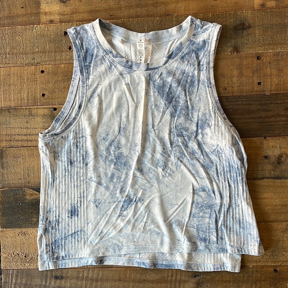Lululemon top